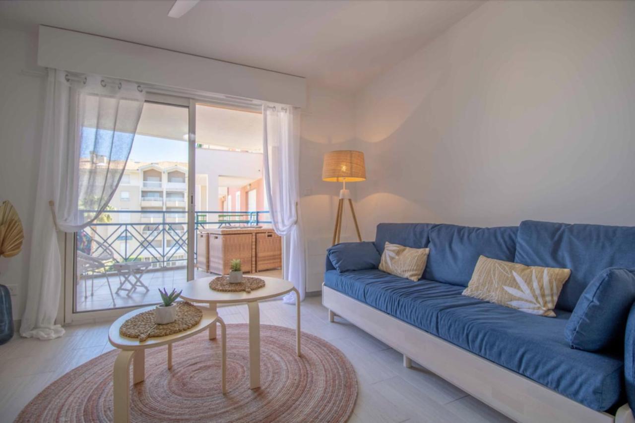 Bright Apt Of 32 M Renovated Near Town Frejus Exterior photo