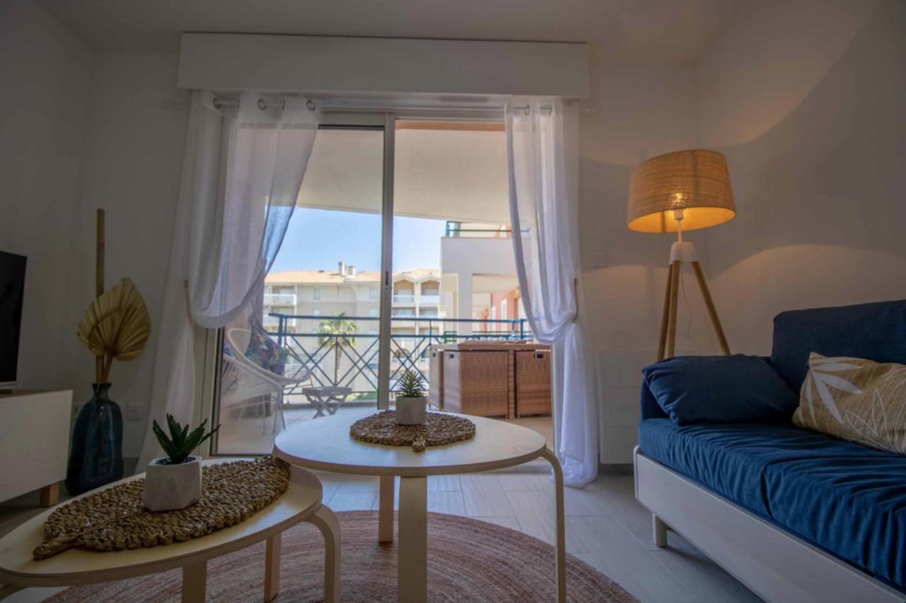 Bright Apt Of 32 M Renovated Near Town Frejus Exterior photo
